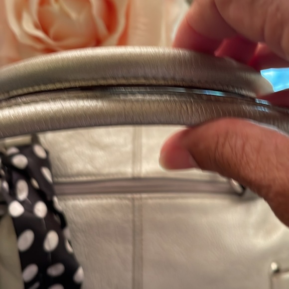 Tignanello since 1999 silver leather purse in great condition inside and out. - Picture 10 of 13